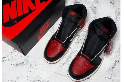 Hyperoad RETRO JORDAN HIGH AIR OG 1 TOE BRED 1024